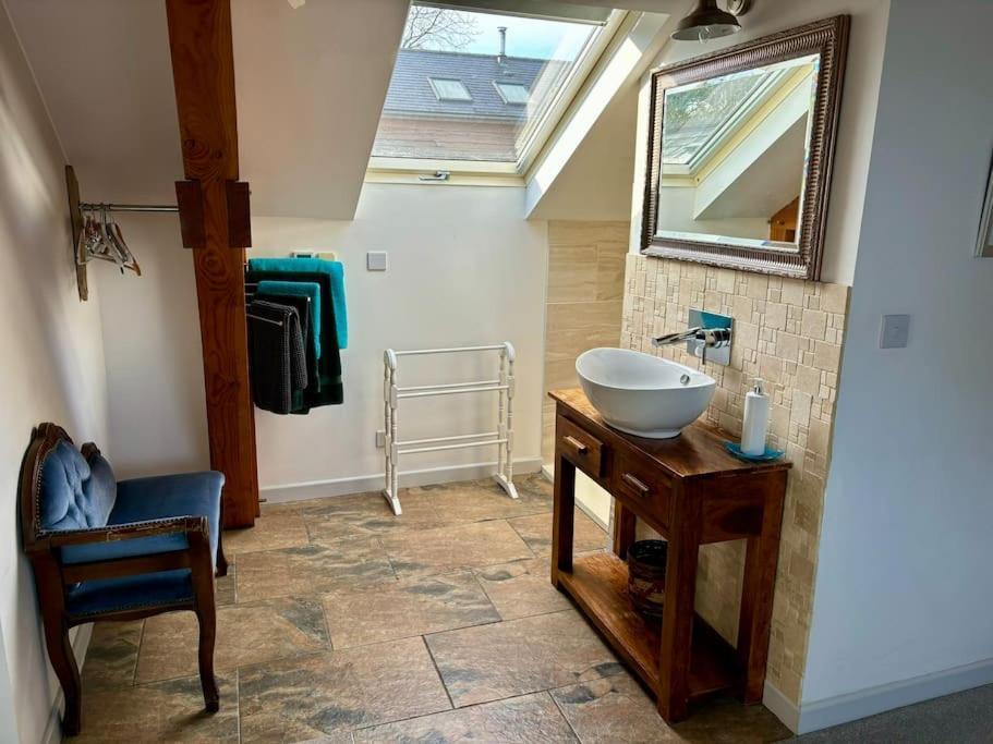 Little Bream - Pretty Cosy Cottage, Sea Views, Walk To The Beach Mawnan Smith Dış mekan fotoğraf